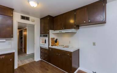 Main picture of 5710 N Sherman Ave