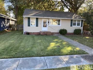 Main picture of 629 Earl St