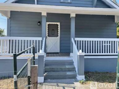 Main picture of 219 2nd Ave NE