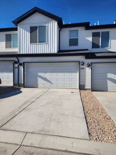 Main picture of 506 S May Dr