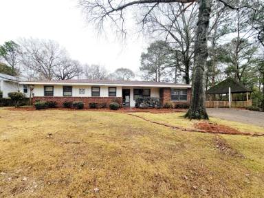 Main picture of 437 Holland Dr