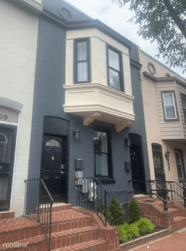 Main picture of 137 Bates St NW