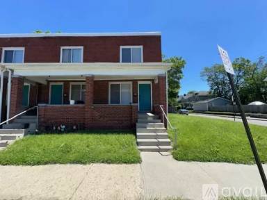 Main picture of 382 N Champion Ave