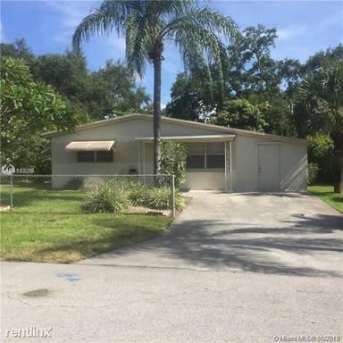 Main picture of 5701 Simms St