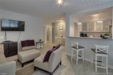 Main picture of 1021 Michigan Ave