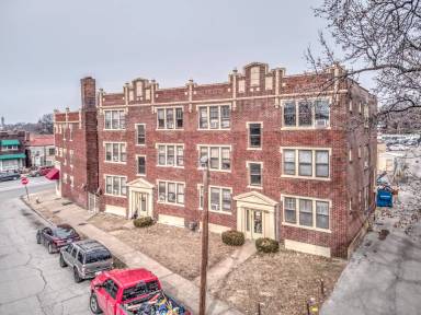 Main picture of 4056 South Grand Boulevard - 3S