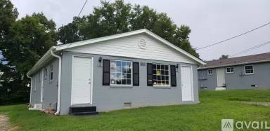 Main picture of 903 Douglas Dr