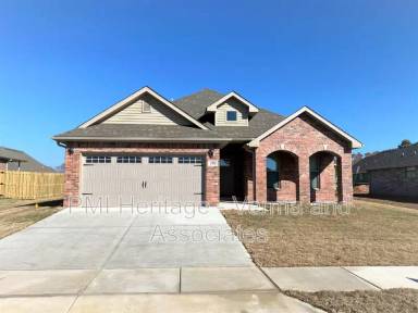 Main picture of 288 Coffee St