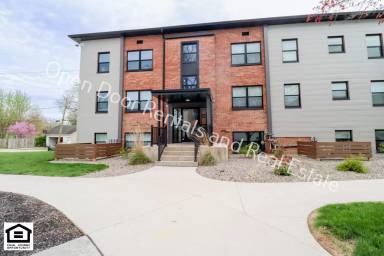 Main picture of The Riv On The Greenway Apartments