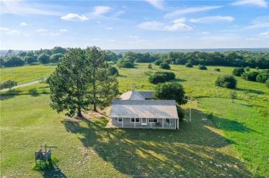 Main picture of 9776 Calhoun Rd