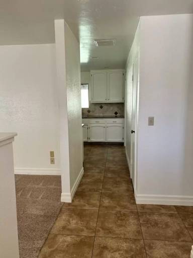 Main picture of 634 Cottonwood Dr