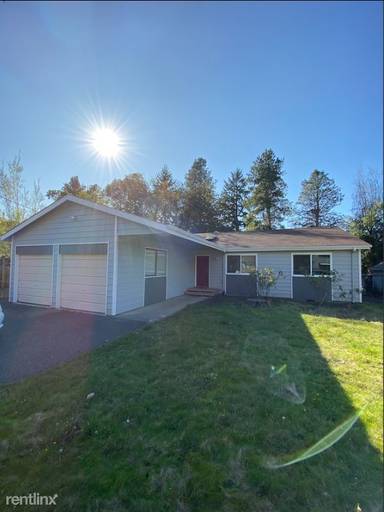 Main picture of 17545 12th Ave NE