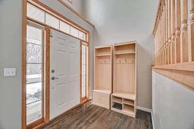 Main picture of 1702 Par Ln