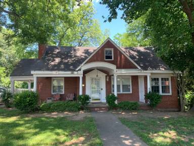 Main picture of 209 Delway St