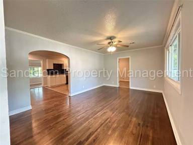 Main picture of 1324 S Erie Ave
