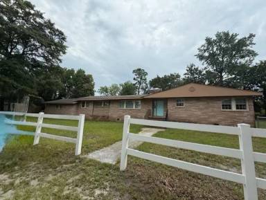 Main picture of 208 E Rainbow Cir