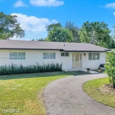 Main picture of 16951 SW 149th Ave
