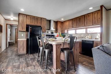 Main picture of Lone Star Manufactured Home Community
