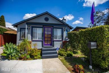 Main picture of 3971 Front St