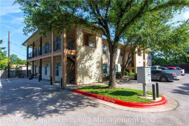 Main picture of 2106 Cullen Avenue Unit 206