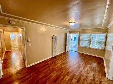 Main picture of 261 Larkin St