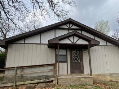 Main picture of 607 E Franklin St