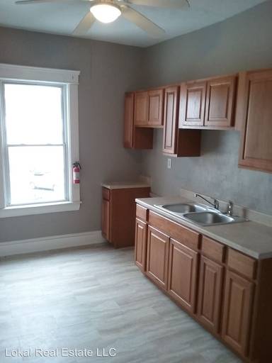 Main picture of 3196 W 25th St