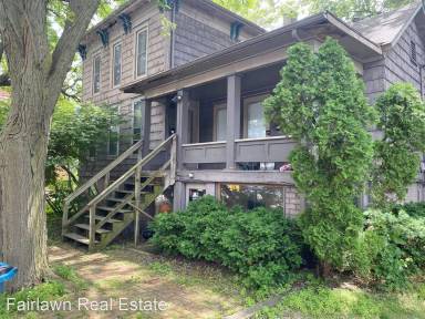 Main picture of 119 W Washington St