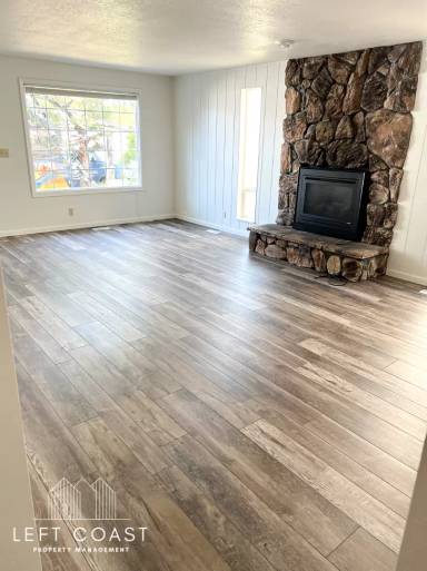 Main picture of 1690 NW 36th St