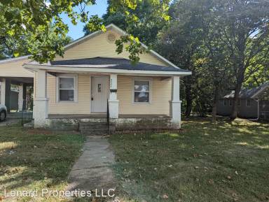 Main picture of 332 E Summit St