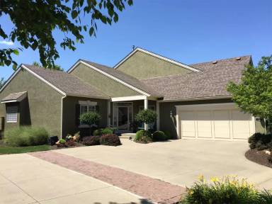 Main picture of 313 N Parker Cir