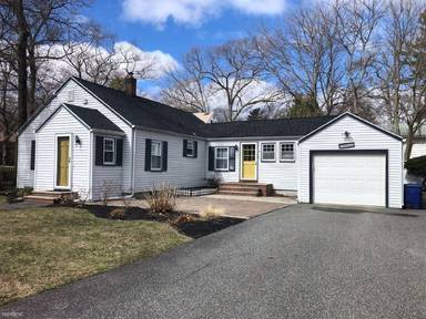 Main picture of 4 Cedarwood Rd