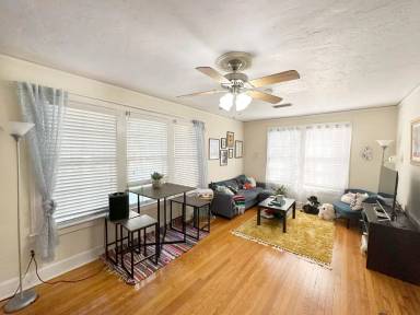 Main picture of 931 SW 5th Ave