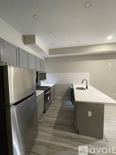Main picture of 221 S 51st St