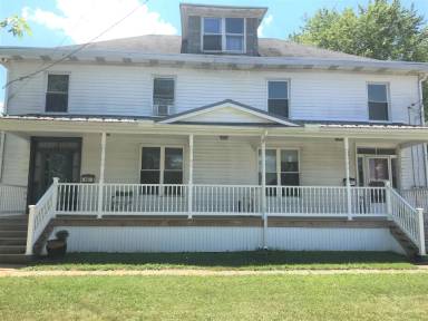 Main picture of 208 Roxbury Rd