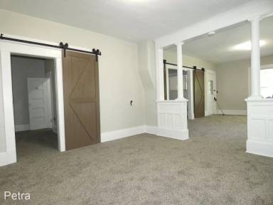 Main picture of 1717 S Water St