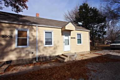 Main picture of 2006 S Emporia Ave