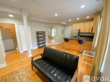Main picture of 6815 N Lakewood Ave