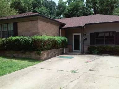 Main picture of 112 W Scotland Dr