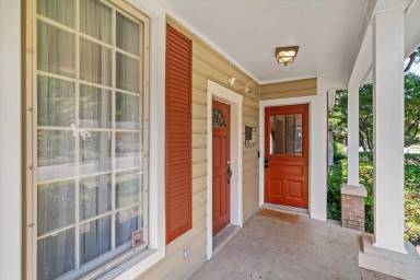 Main picture of 553 S Cox St