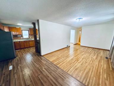 Main picture of 16468 Fishing Ave W