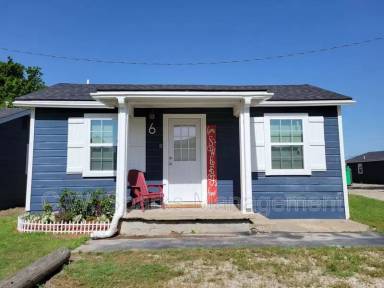 Main picture of 1901 E State Highway 276