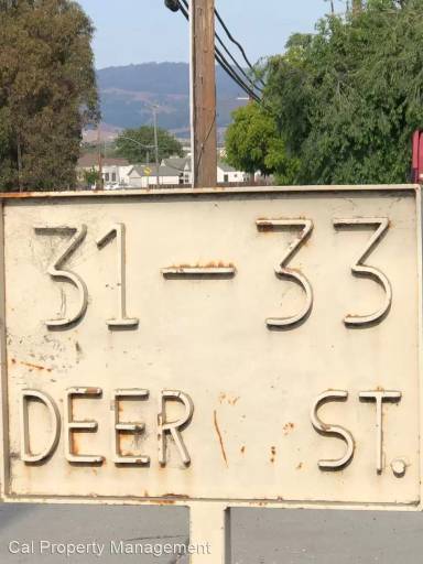 Main picture of 33 Deer St