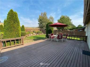 Main picture of 2442 Highland View Dr