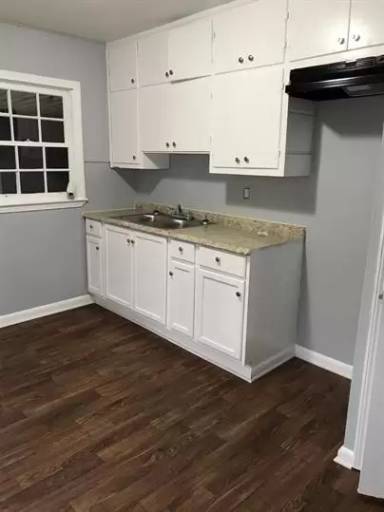 Main picture of 4692 Beecher St