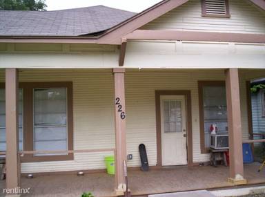 Main picture of 226 Topeka Blvd