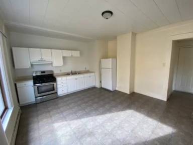 Main picture of 48 S Manning St