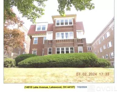 Main picture of 14915 Lake Ave