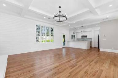 Main picture of 2030 Howard Cir NE