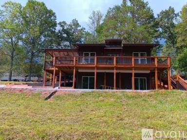 Main picture of 101 Pleasant Hill Cir